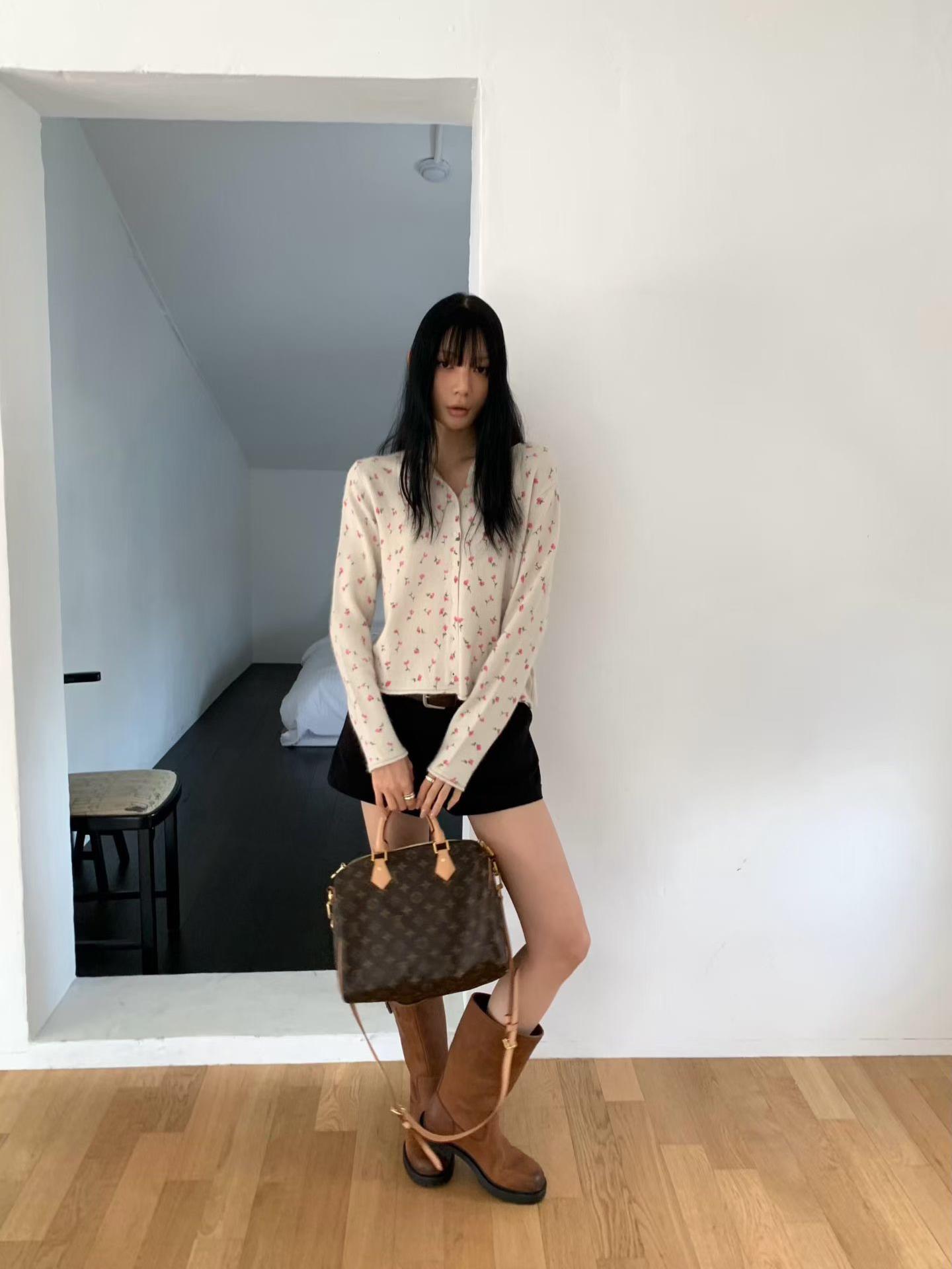 滿版小花排扣羊毛外套